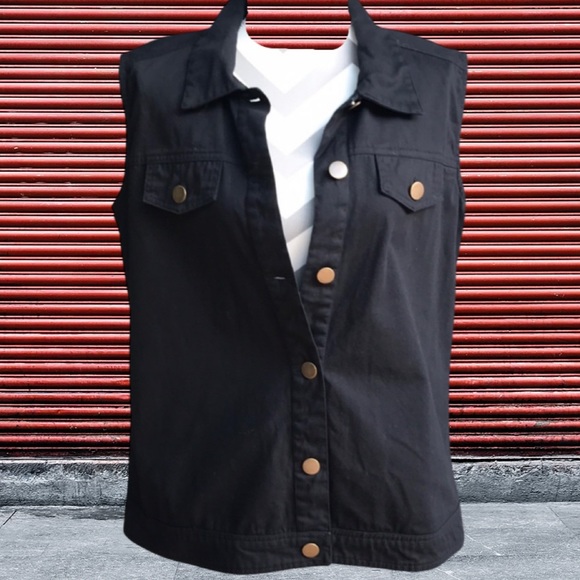 🕶Black Denim vest with lace detail on back - Picture 13 of 13